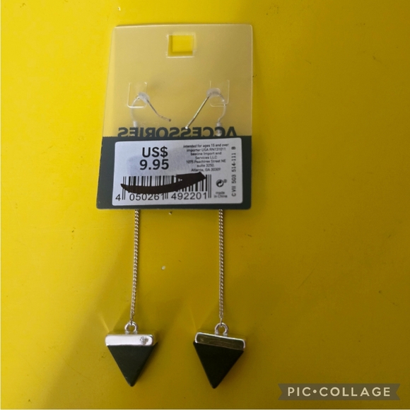 Old Navy Triangle Drop Earrings - Picture 3 of 4